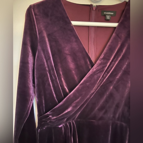 Le Chateau Velvet Dress - Picture 2 of 3